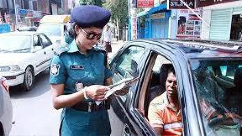 ঢাকায় একদিনে ৭৩৪ ট্রাফিক মামলা, জরিমানা ৩১ লাখ টাকা