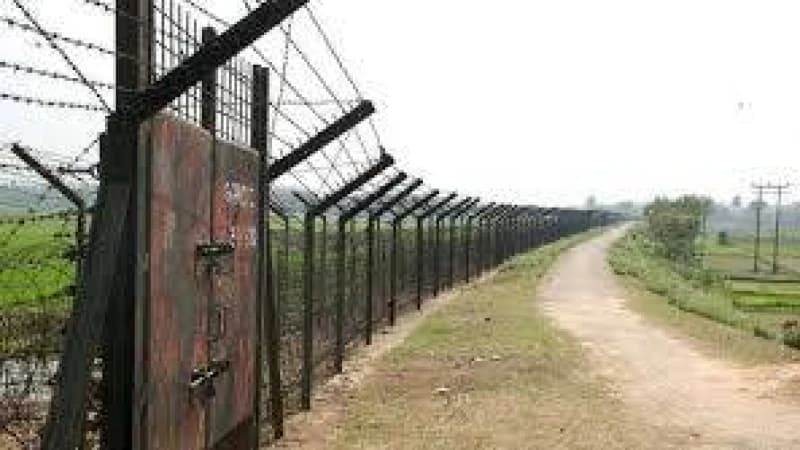 দিনাজপুরে বিএসএফ জওয়ান আটক
