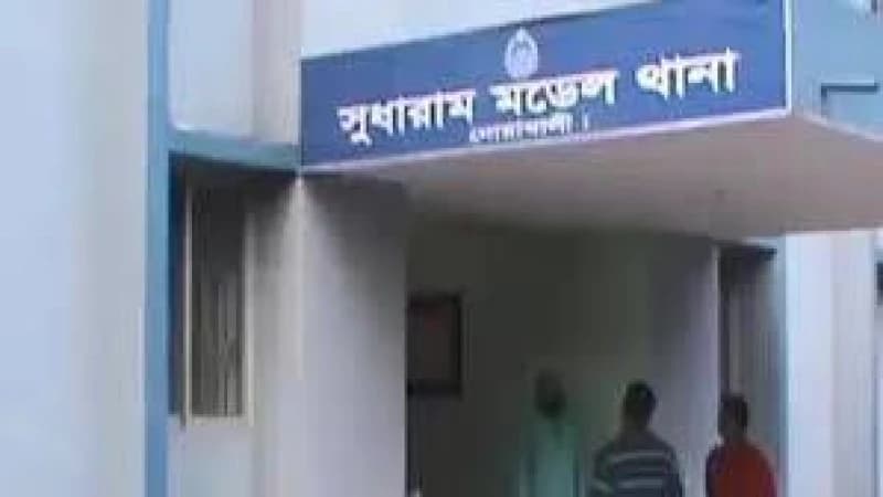 মোবাইল নিয়ে বাবার নিষেধে ১৩ বছরের শিক্ষার্থীর আত্মহত্যা