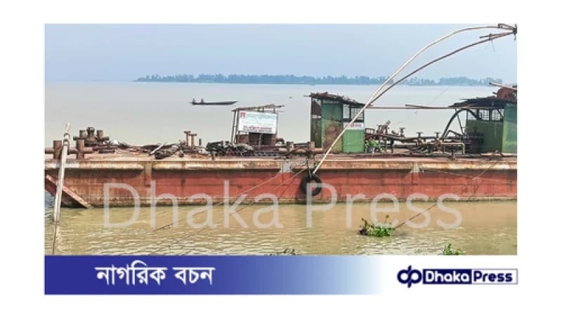 ৫ বছর থেকে তেল শুন্য ভাসমান দুই ডিপো 