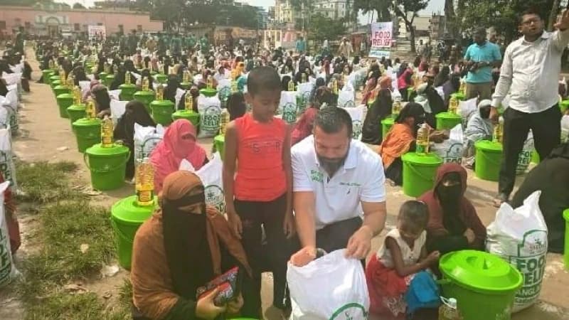 লাকসামে ৫শ পরিবার পেল অষ্ট্রেলিয়ার সাদাকা ওয়েলফেয়ার ফান্ডের খাদ‍্য সহায়তা