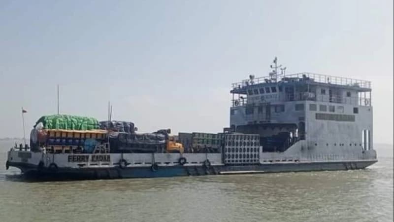 চিলমারীতে আবারও ফেরি চলাচল বন্ধ