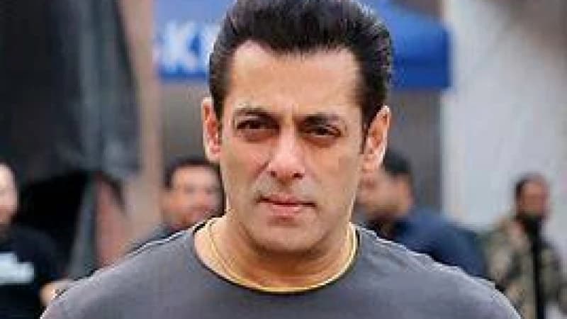 ওটিটি প্ল্যাটফর্মের সঙ্গে পাঁচ বছরের চুক্তি সালমানের