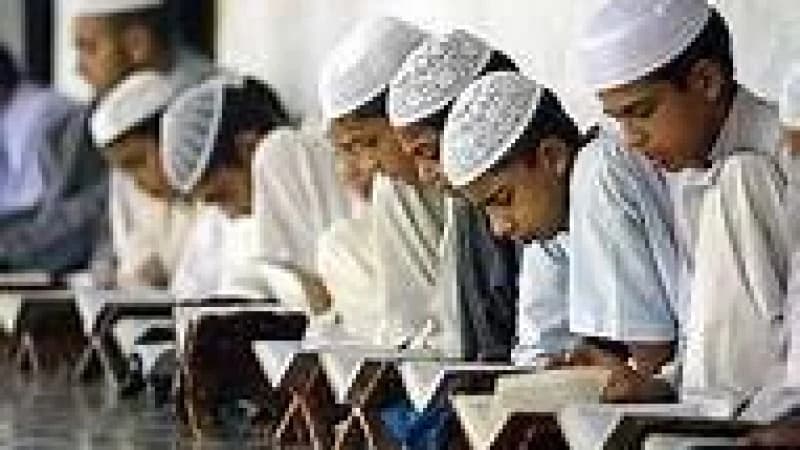 আল্লাহর কাছে হাফেজদের বিশেষ মর্যাদা যে কারণে