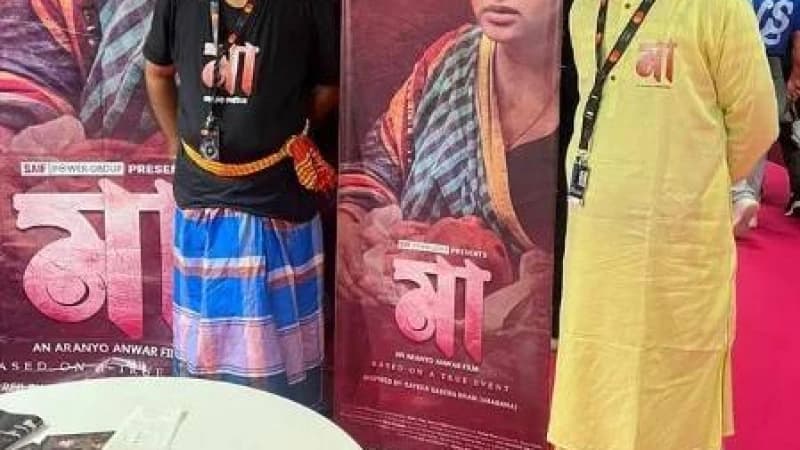 লুঙ্গি পরে কান চলচ্চিত্র উৎসবে বাংলাদেশি পরিচালক