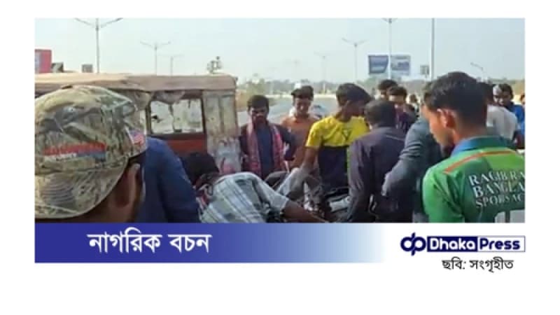 মোটরসাইকেল নিয়ন্ত্রণ হারিয়ে প্রাণ গেল দুই ব্যবসায়ী