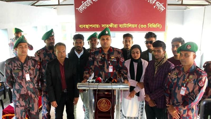 বৈষম্যবিরোধী আন্দোলনে আহত ছাত্র-জনতাকে ৩৩ বিজিবির পক্ষ অর্থ প্রদান করেন 