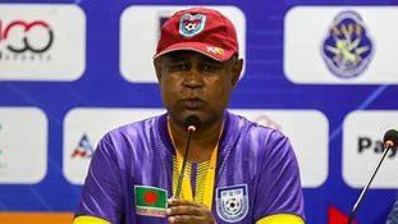 পদত্যাগপত্র দেবেন ছোটন