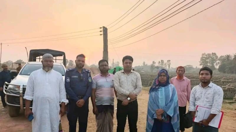 ময়মনসিংহ জেলা পরিবেশ অধিদপ্তর ফুলবাড়িয়া  উপজেলা অবৈধ ইটভাটার বিরুদ্ধে মোবাইল কোর্ট পরিচালিত