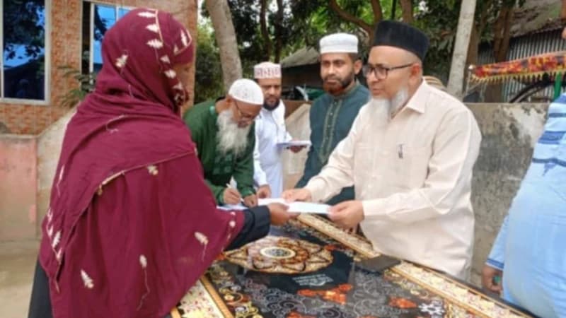 মুরাদনগরে অসহায় ও দুস্থ ১৭০ পরিবারের মাঝে জামায়াতের ঈদ উপহার
