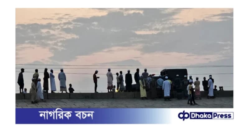 গভীর রাতে টেকনাফ উপকূলে রোহিঙ্গাবাহী নৌকাডুবি, উদ্ধার ২৫, নিখোঁজ অনেকে