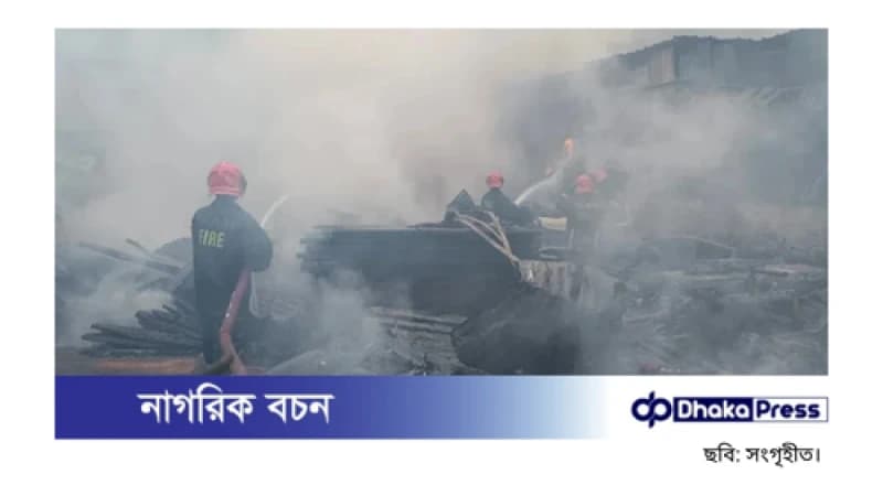 রামপুরায় সিএনজি অটোরিকশার গ্যারেজে অগ্নিকাণ্ড, পুড়লো বেশ কিছু যান