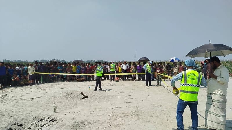 ধরলার বালুচরে অজ্ঞাত এক যুবকের লাশ উদ্ধার