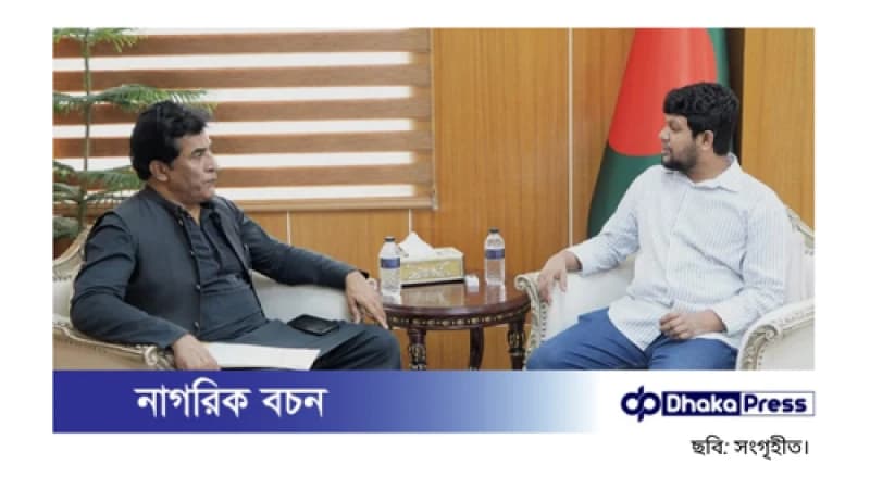 তথ্য উপদেষ্টার সঙ্গে পাকিস্তানি হাইকমিশনারের সৌজন্য সাক্ষাৎ