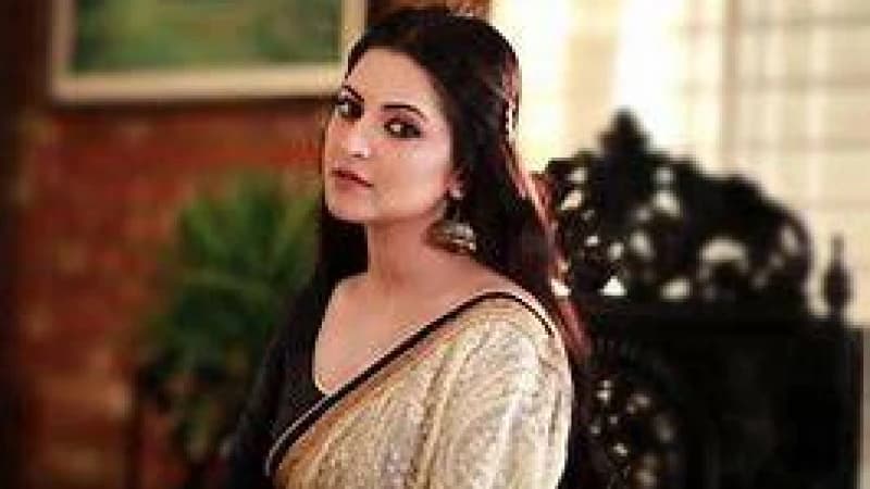 ডিভোর্স চাইলেন পরীমণি
