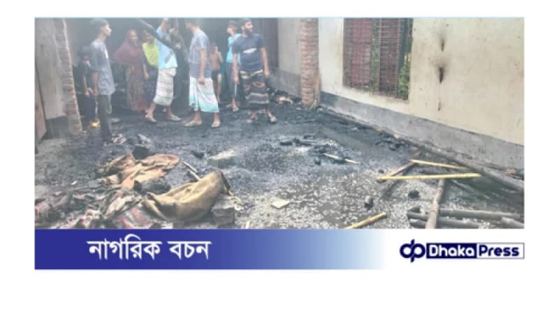 চারঘাটে বৈদ্যুতিক আগুনে মাদ্রাসা পুড়ে ছাঁয়, প্রায় ৭লাখ টাকার ক্ষতি