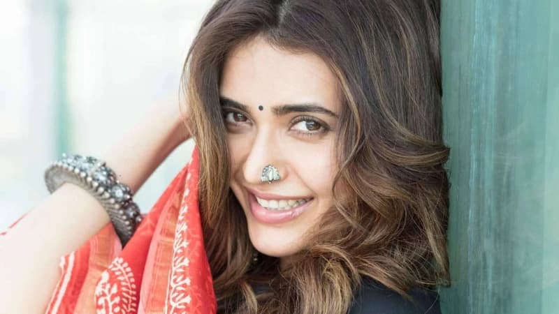 একটি সিরিজ ‘স্কুপ’ বদলে দেয় কারিশমার জীবন