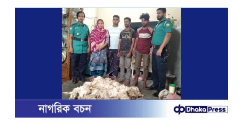 দারুসসালামে সেনাবাহিনী-পুলিশের যৌথ অভিযান: বড়বাজার থেকে ৪ বস্তা মরা মুরগি জব্দ, আটক ৪