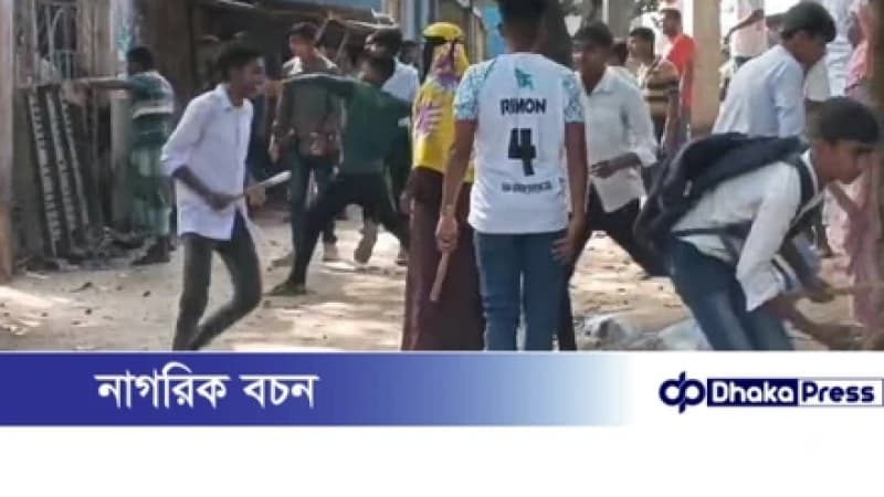 শিক্ষার্থীদের ধাওয়া খেয়ে পালালেন প্রধান শিক্ষক