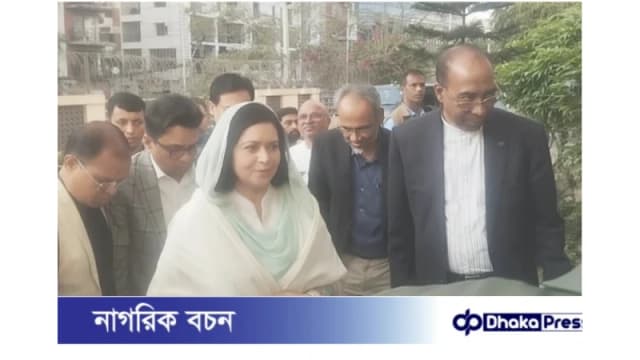 এভারকেয়ার হাসপাতালে খালেদা জিয়ার পাশে জুবাইদা রহমান