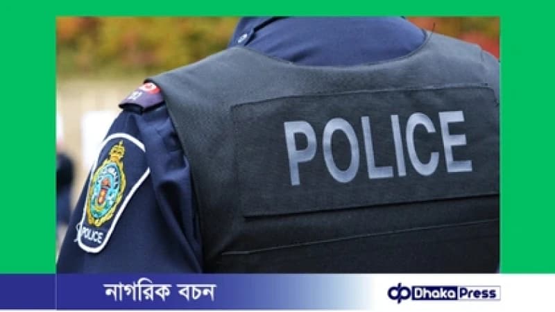 থানায় ঢুকে কনস্টেবলের মাথায় দা দিয়ে কোপ, যুবক গ্রেপ্তার