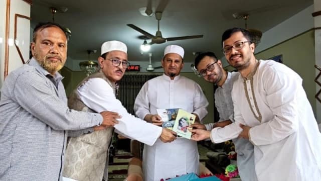 মাইজভাণ্ডার শরীফে ‘শোকর’ ম্যাগাজিন ও সুফিবাদ বিষয়ক বইয়ের মোড়ক উন্মোচন।