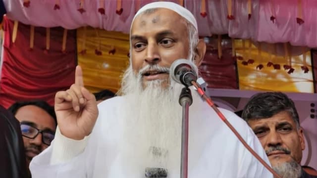 কাজী শাহ মোফাজ্জল হোসেন কায়কোবাদ এর বিরুদ্ধে জামায়াত প্র...