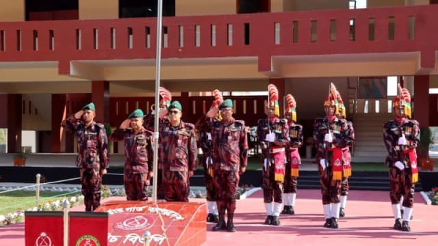 সেন্টমার্টিন ও টেকনাফে দুটি নতুন বিওপি উদ্বোধন করলেন বিজ...