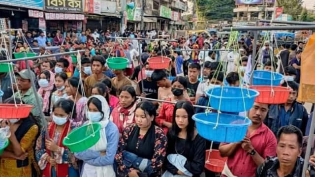 পার্বত্য চট্টগ্রাম-৩০০ আসনে দাঁড়ি পাল্লার পক্ষে চাকমা-মা...