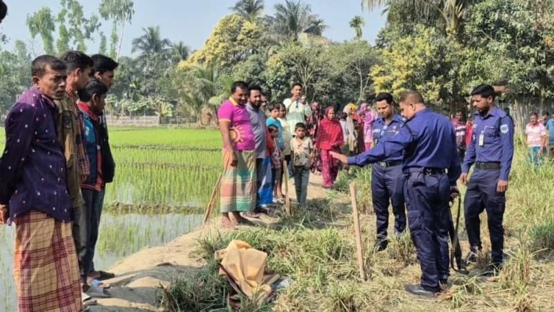 বগুড়ায় ট্রাক মালিককে গলা কেটে হত্যা