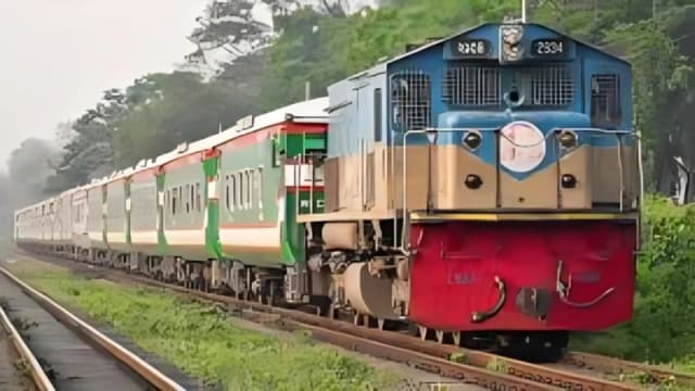 টিকিটবিহীন যাত্রীতে রেলের রাজস্ব...