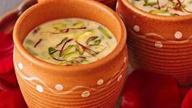 গরমে আরাম পাবেন এই দুই শরবতে
