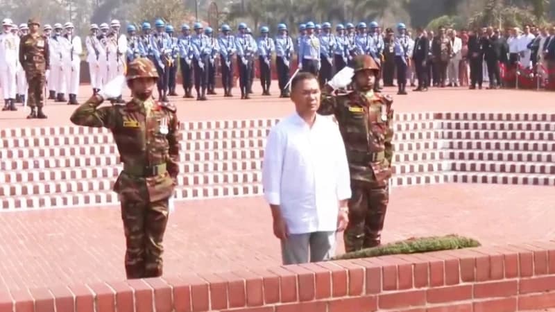 জাতীয় স্মৃতিসৌধে প্রধানমন্ত্রীর শ্রদ্ধা, শুরু হলো নতুন সরকারের প্রথম কর্মদিবস