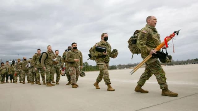কাতার-বাহরাইনের ঘাঁটি থেকে শত শত...
