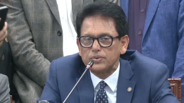 দাবি নিয়ে শিক্ষকদের আর রাজপথে না...