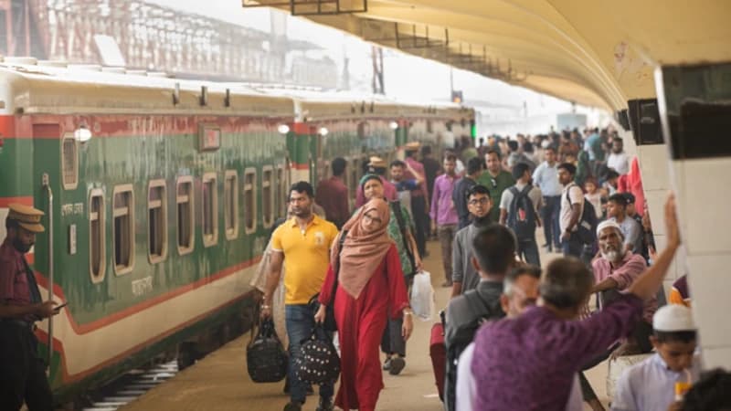 ঈদযাত্রায় ট্রেনের অগ্রিম টিকিট বিক্রির তারিখ ঘোষণা