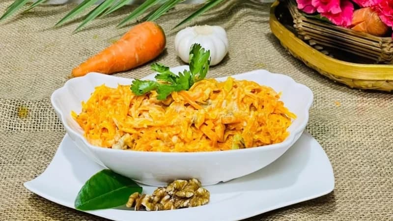 ইফতারের টেবিলে ভিন্ন স্বাদ: তুর্কি ডেজার্ট ‘দই-গাজরের ট্যারেটর’