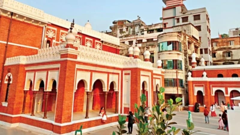 সংস্কারের পর দর্শনার্থীর ঢল লালকুঠিতে