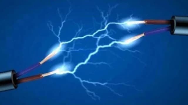 বৈদ্যুতিক খুঁটি স্থাপনে বিদ্যুৎস্পৃষ্ট হয়ে দুই ইলেকট্রিশ...