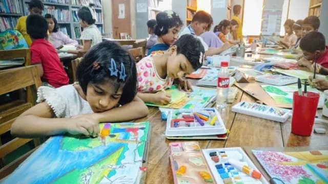 শেরপুরে স্বাধীনতা দিবস উপলক্ষে চিত্রাঙ্কন ও আবৃত্ত...