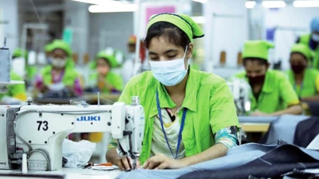 শ্রমিকদের বেতন-বোনাস ঈদের ছুটির আগেই পরিশোধের নির্দেশ