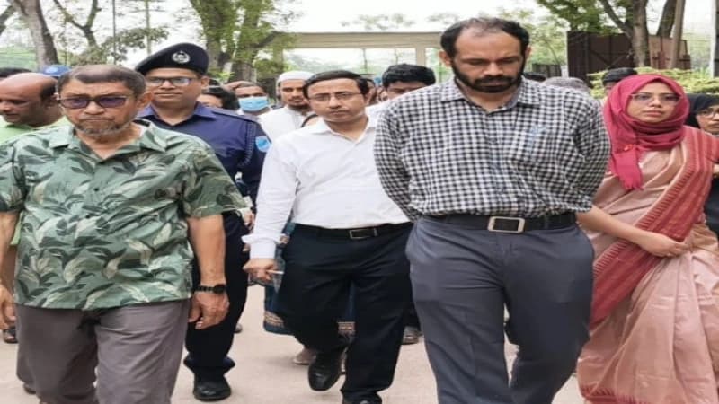 হাসপাতাল পরিদর্শনে হঠাৎ স্বাস্থ্যমন্ত্রী, অনুপস্থিত ডাক্তারদের বিরুদ্ধে ব্যবস্থা নেওয়ার ঘোষণা
