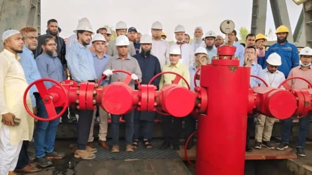 মুরাদনগরের শ্রীকাইল গ্যাসক্ষেত্রে ৫ নম্বর কূপ উদ্ব...