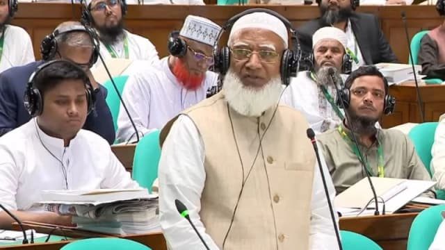 জুলাই নিয়ে কথা বলতে চাইলে জামায়াত আমিরকে থামিয়ে স্...