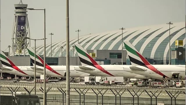 দুবাই বিমানবন্দরে সাময়িকভাবে ফ্লাইট চলাচল বন্ধ