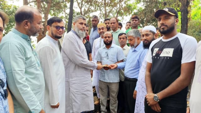 মুরাদনগরে অগ্নিকাণ্ডে ক্ষতিগ্রস্তদের পাশে ধর্মমন্ত্রী কায়কোবাদ