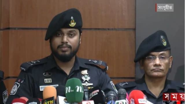 কুমিল্লায় ট্রেন-বাস সংঘর্ষে ১২ নিহত: গেটম্যান গ্রেফতার, অবহেলার দায় স্বীকার