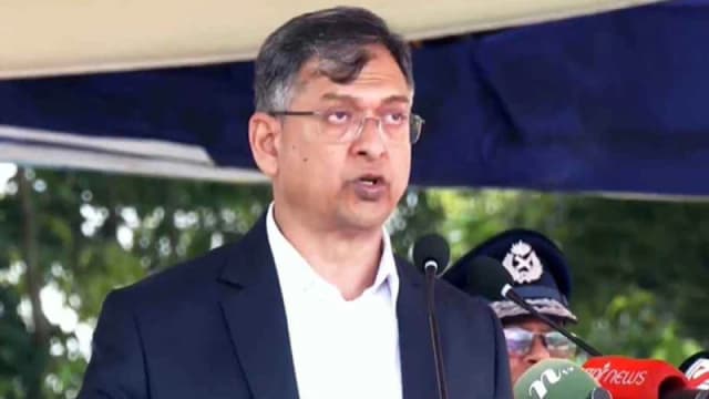 পুলিশকে আগের পোশাকে ফেরাতে কাজ করছে সরকার