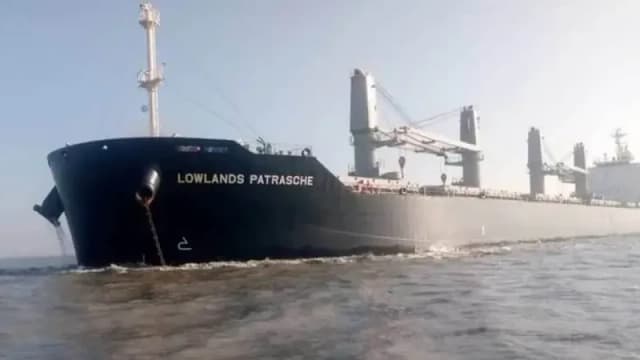 যুক্তরাষ্ট্র থেকে দেশে এলো ৬১ হাজার টন গম