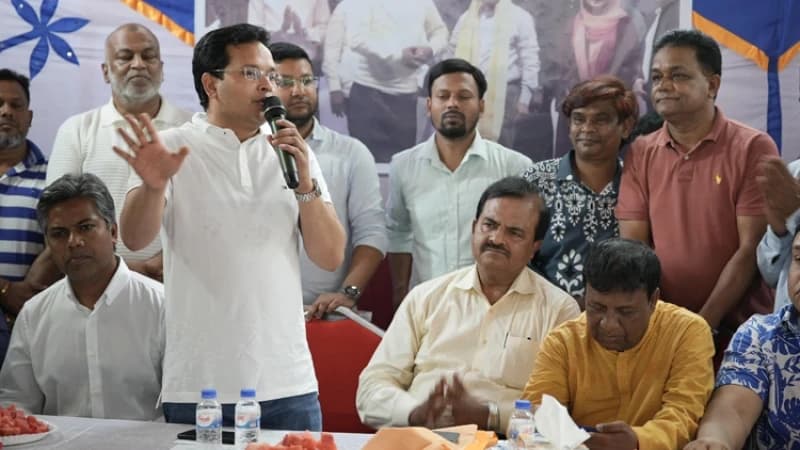 প্রধানমন্ত্রীর পক্ষ থেকে ঢাকা-১৭ আসনে ৪টি মন্দিরে দেয়া হলো আর্থিক সহায়তা
